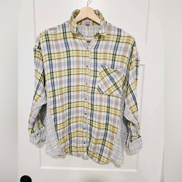 Free People 'One of the Guys' Oversized Plaid Button size small - Picture 3 of 10